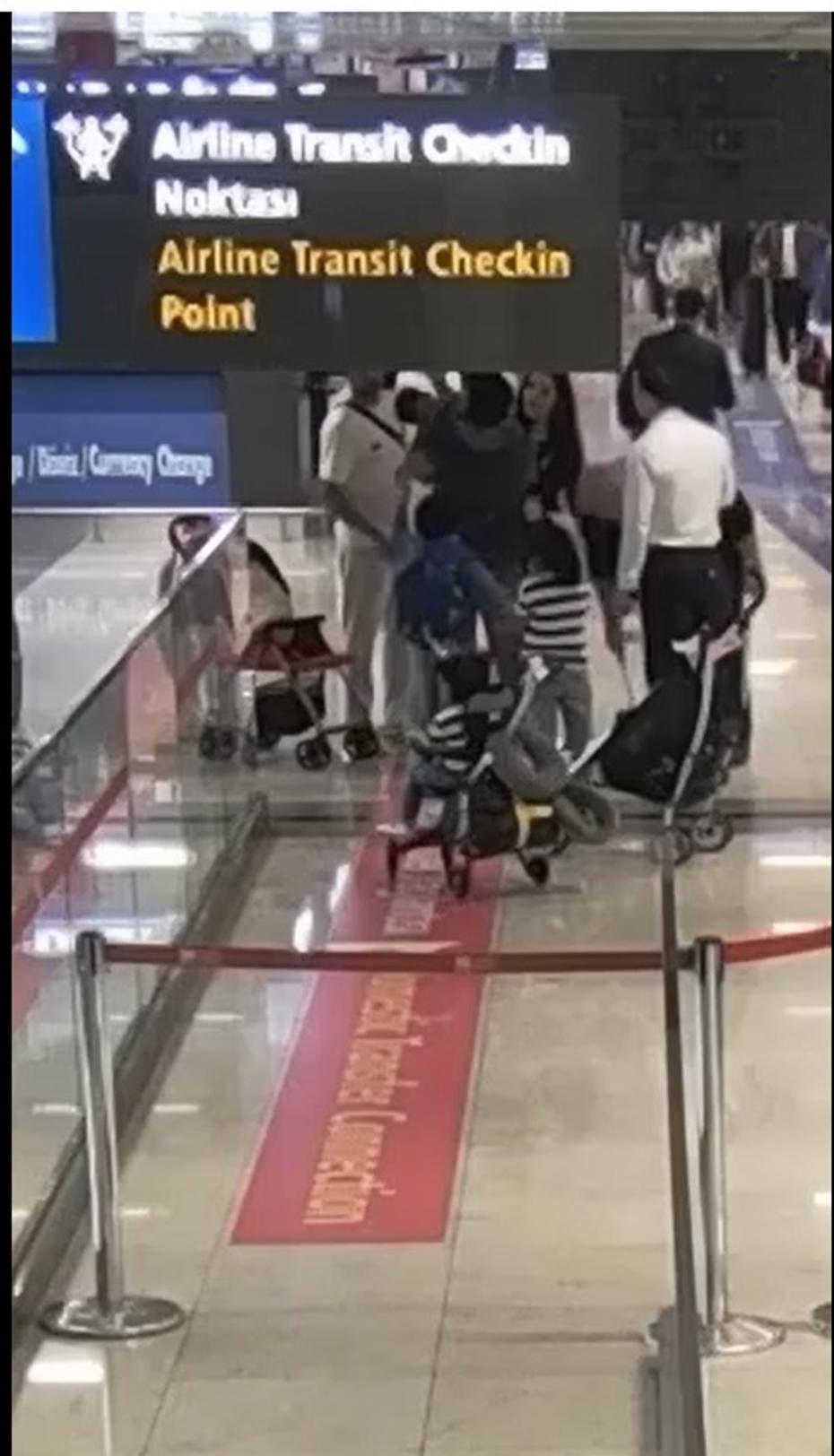 2 Yaşındaki Bebeğin Hayatını Kurtaran Havalimanı Personeline Ödül