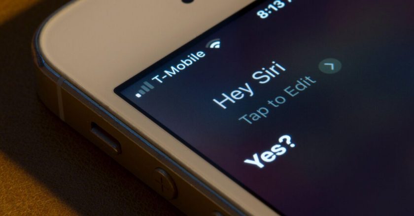 Hey, Siri!  Let's talk about how Apple is giving you an AI makeover.
