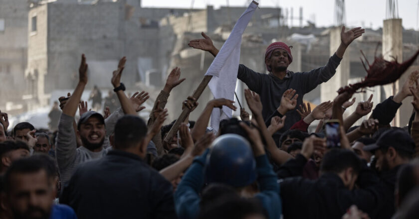 Gaza demonstrators ask Hamas to get aside