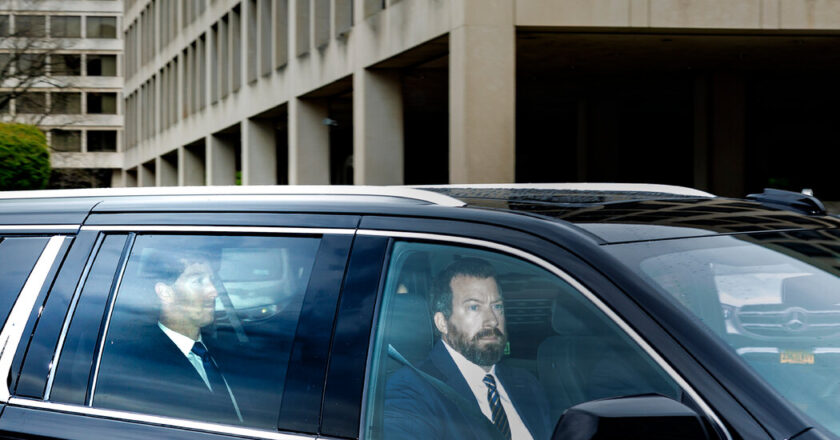 At the trial, Mark Zuckerberg avoids explaining the acquisitions of Instagram and WhatsApp