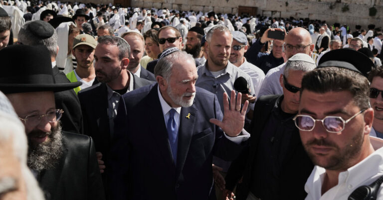 The officials in Jerusalem comes out of the Palestinian affairs, say the officials