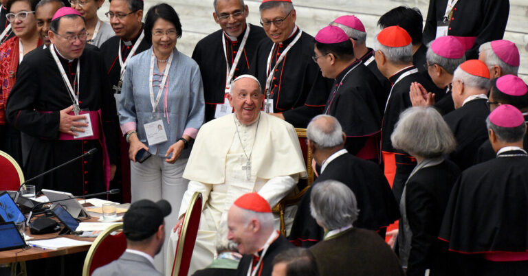 Live updates: Leo XIV promises to lift the “ordinary people” in 1st Mass as Pope