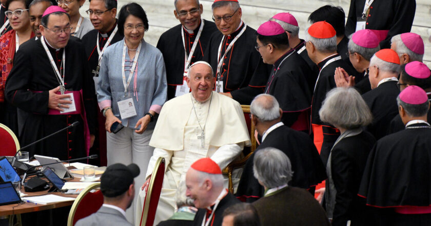 Live updates: Leo XIV promises to lift the “ordinary people” in 1st Mass as Pope