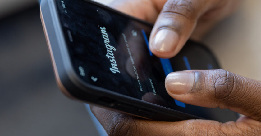 Research Shows One-Week Social Media Hiatus Boosts Mental Well-Being