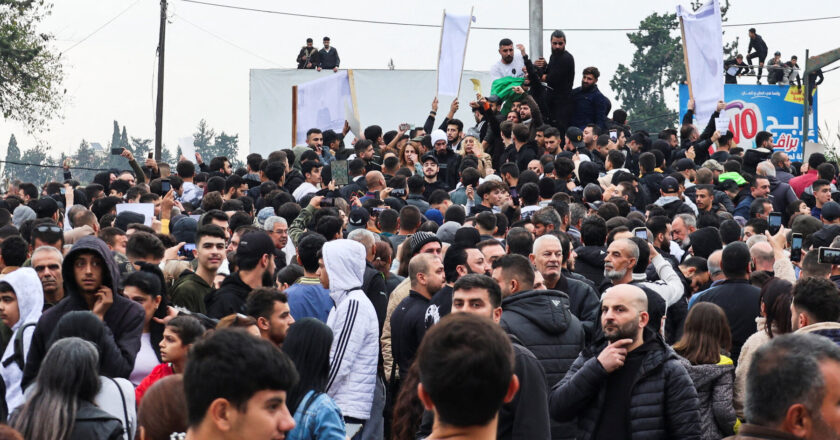 Alawit Azınlıklar Suriye’de Mezhepsel Saldırılara Karşı Protesto Düzenledi