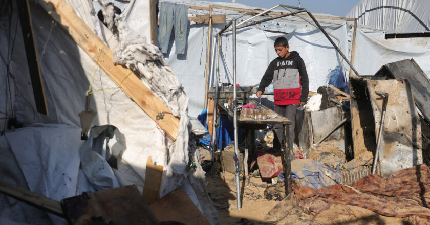 Gaza’da Canlıları Tehdit Eden Saldırılar, Ateşkesi Zorlayarak Başka Bir Tutsak Cesedi İade Edildi